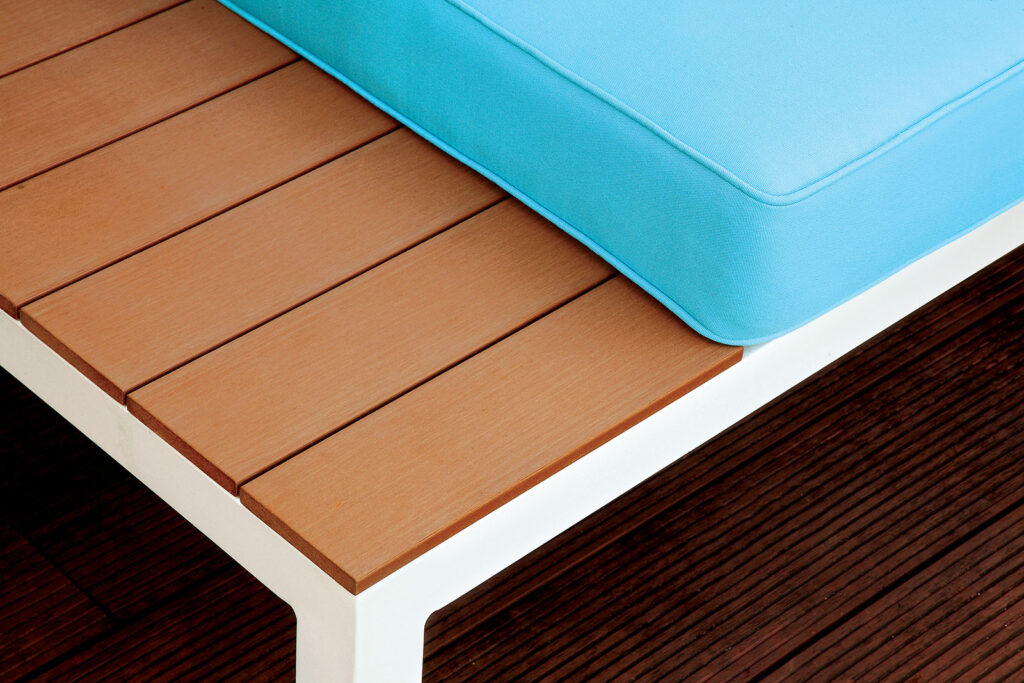 Winona Patio Sectional w/ Table, Blue