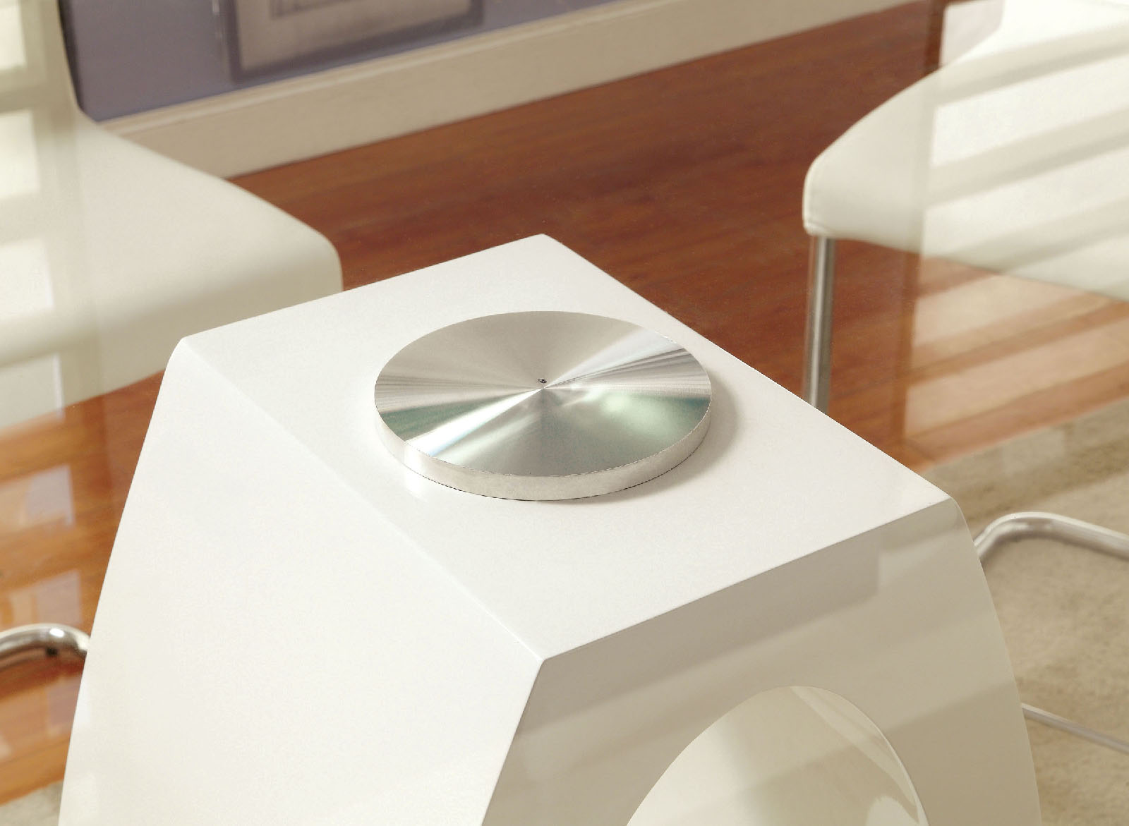 ROUND COUNTER HEIGHT TABLE POST