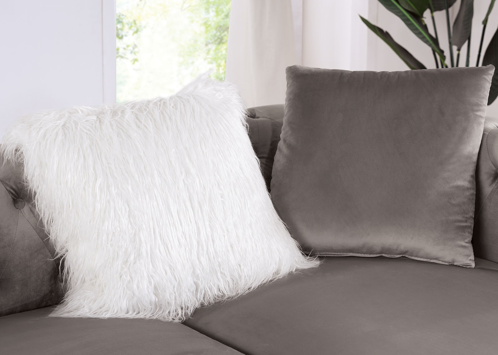 Sectional Right chaise w/ pillows, Gray