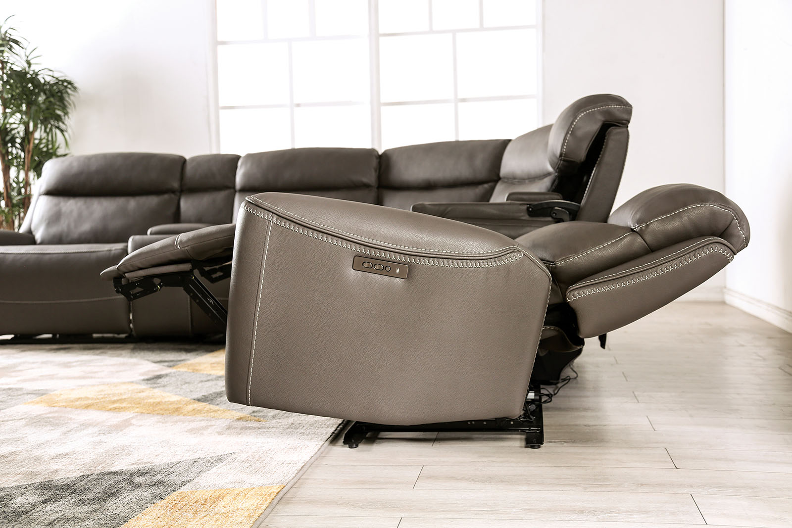 Console w/ Wireless Charger