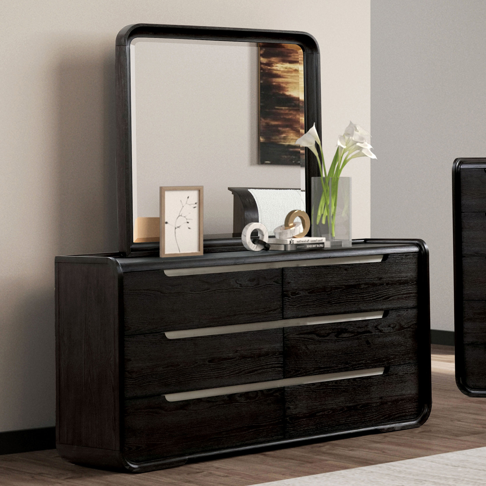 4 Pc. Queen Bedroom Set w/ Chest