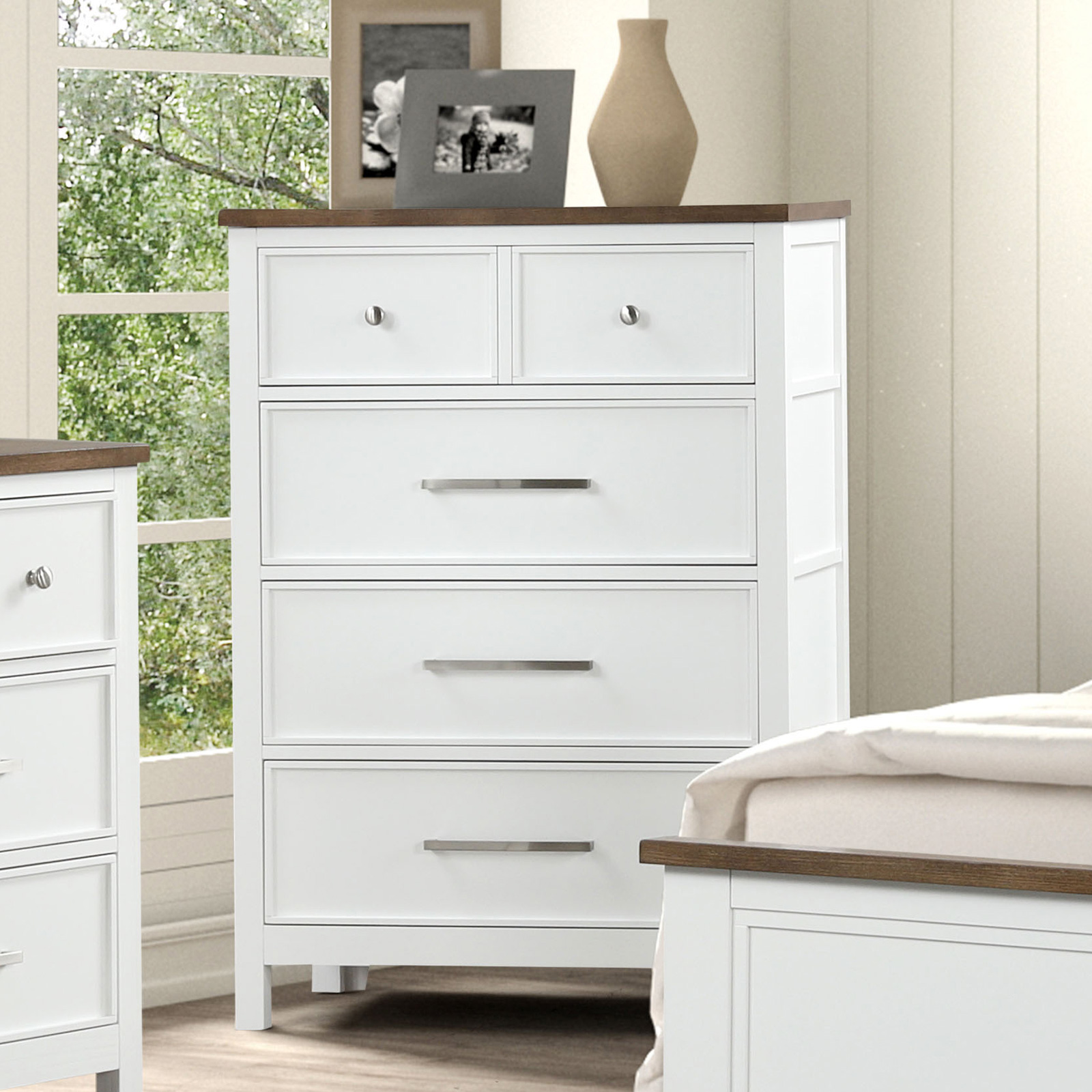 4 Pc. Twin Bedroom Set w/ Chest