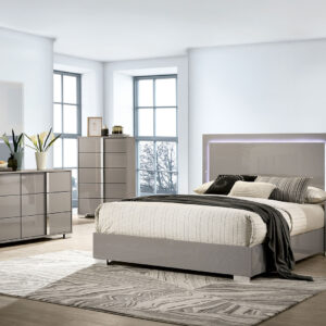 4 Pc. Queen Bedroom Set w/ Chest