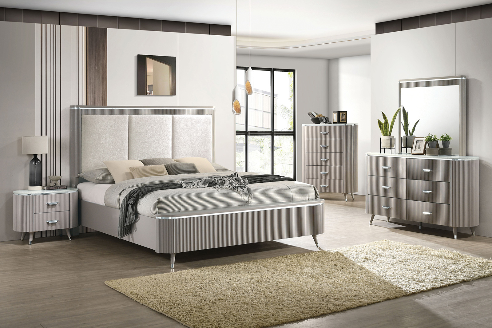 4 Pc. Queen Bedroom Set w/ Chest