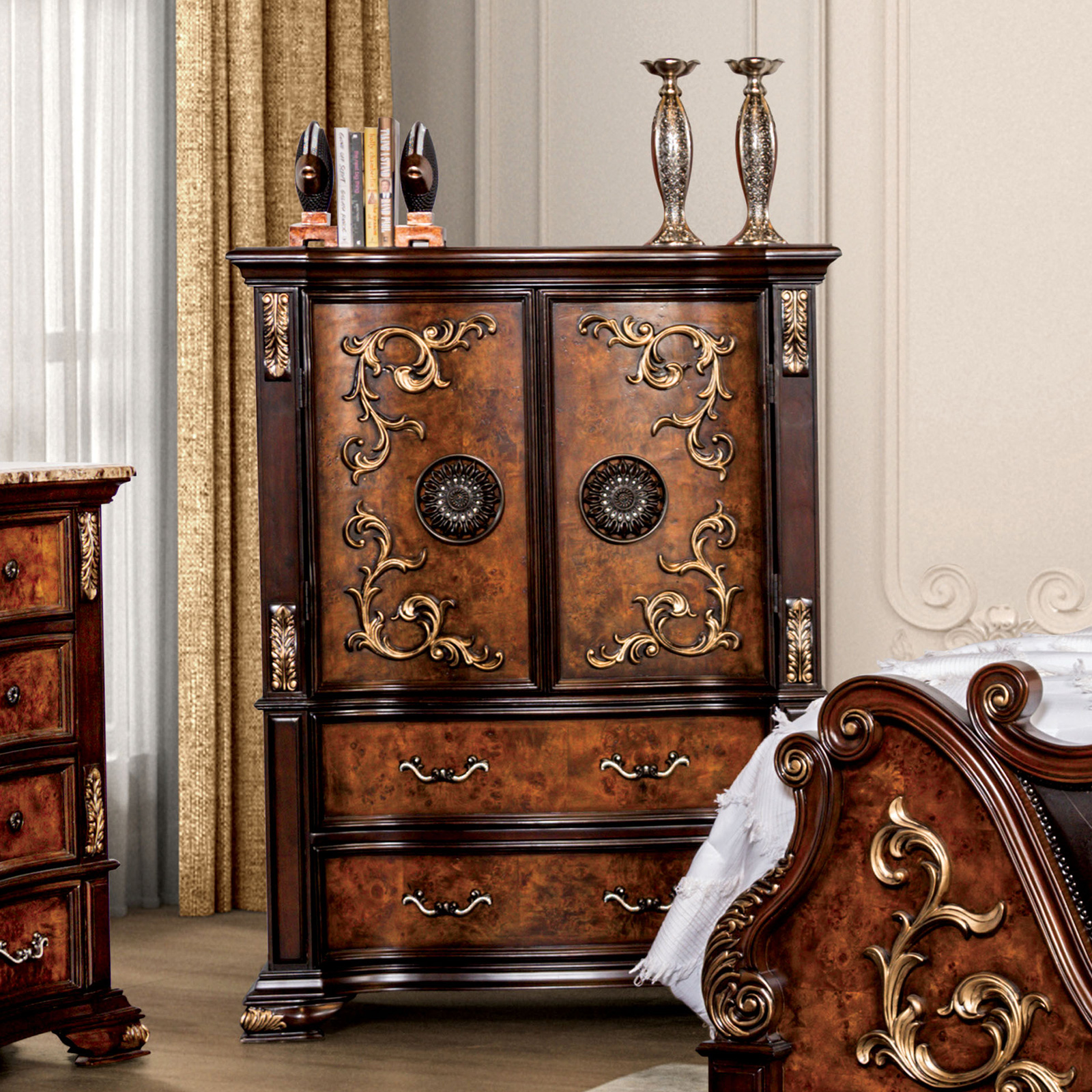 4 Pc. Queen Bedroom Set w/ Chest