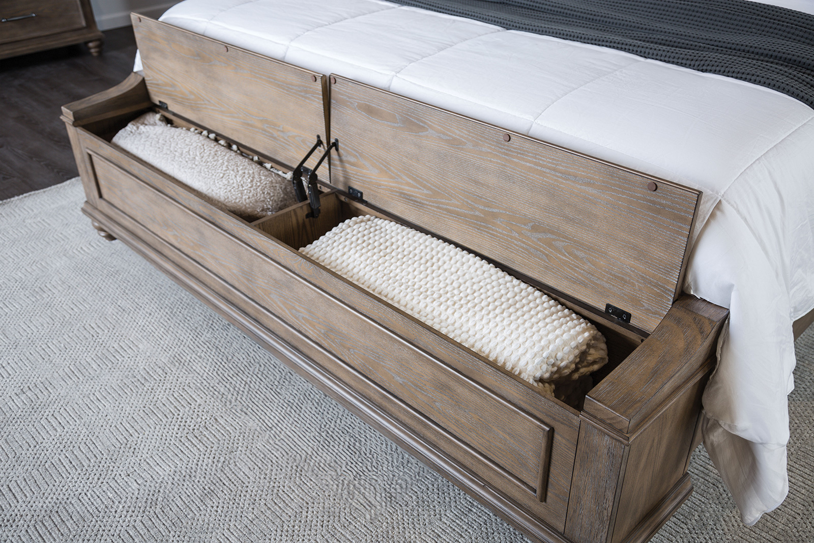 Queen Panel Bed Storage Fb (K/D Leg)