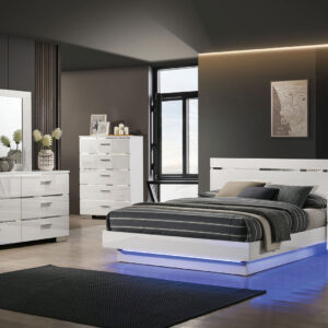 4 Pc. Queen Bedroom Set w/ Chest